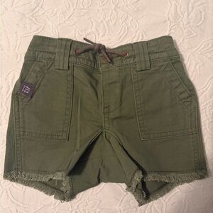 GAP Olive Cargo Shorts for kids 12-18m nwt